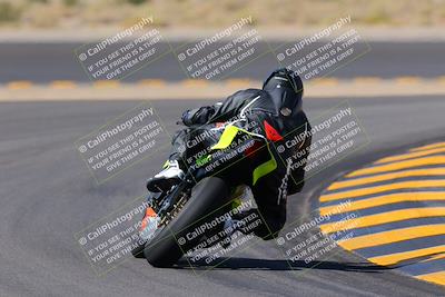 media/Oct-08-2022-SoCal Trackdays (Sat) [[1fc3beec89]]/Turn 11 Backside (1145am)/